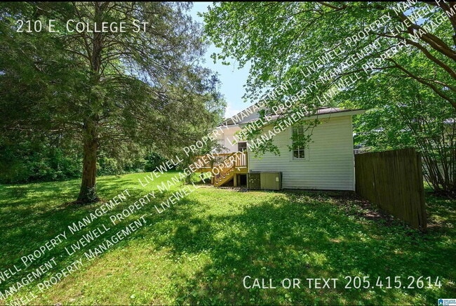 Building Photo - 210 E College St