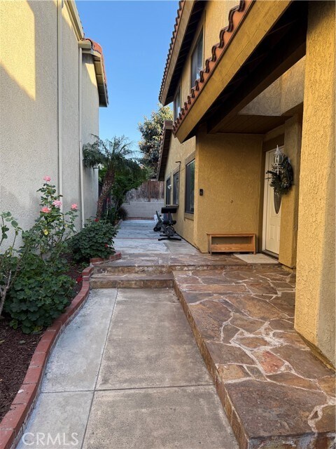 Building Photo - 5 Fasano