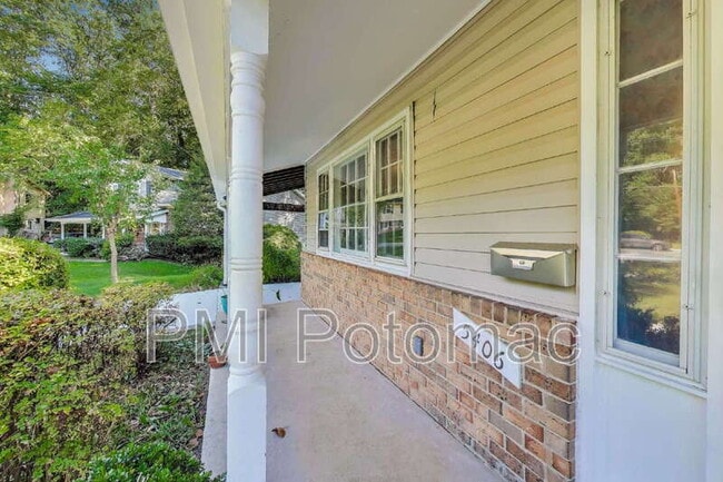 Building Photo - 5406 Parkvale Terrace