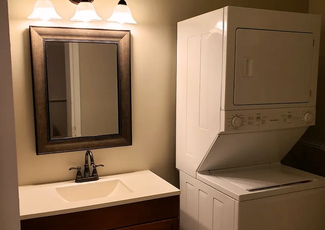 Building Photo - 1001 Curran St NW