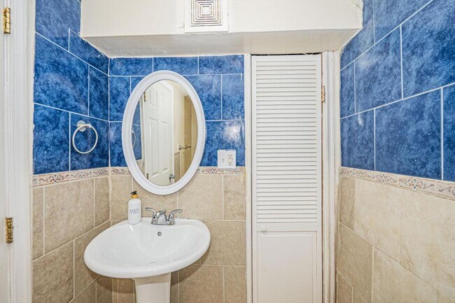 Building Photo - 8411 Potomac Ave