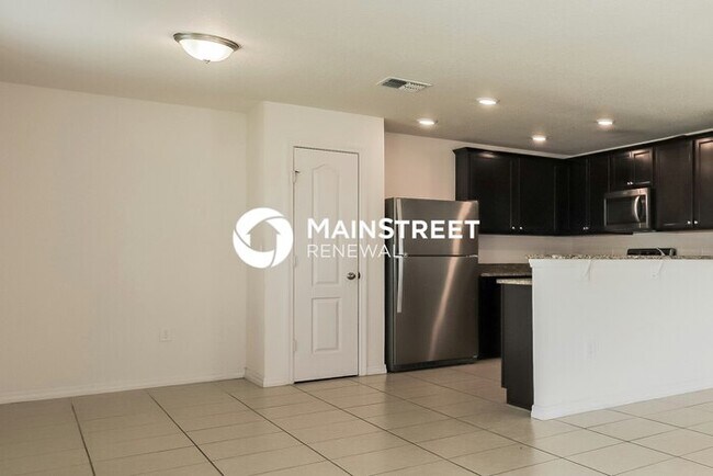 Building Photo - 4 Bedroom Pet-Friendly Home in Lakeland, FL with Main Street Renewal