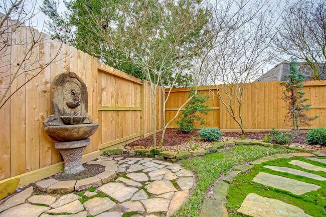 Building Photo - 20754 Kenswick Park Dr