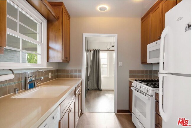 Building Photo - 4108 Harter Ave