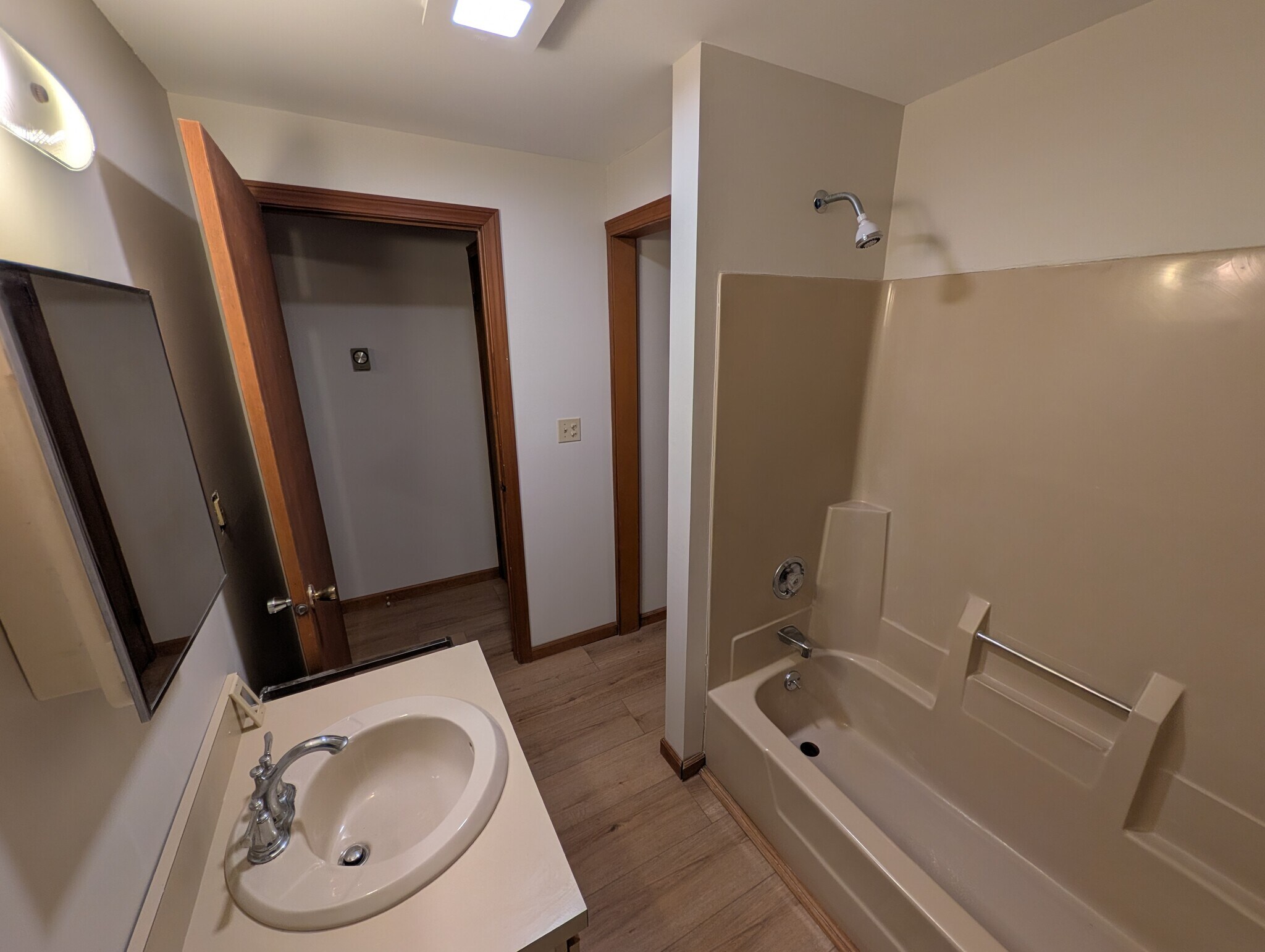 Building Photo - 32 Willow St