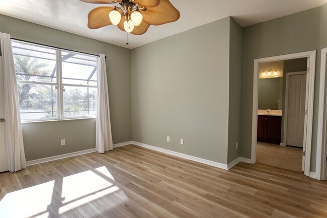 Building Photo - Annual Pool Home in The Stoneybrook Community of Venice!