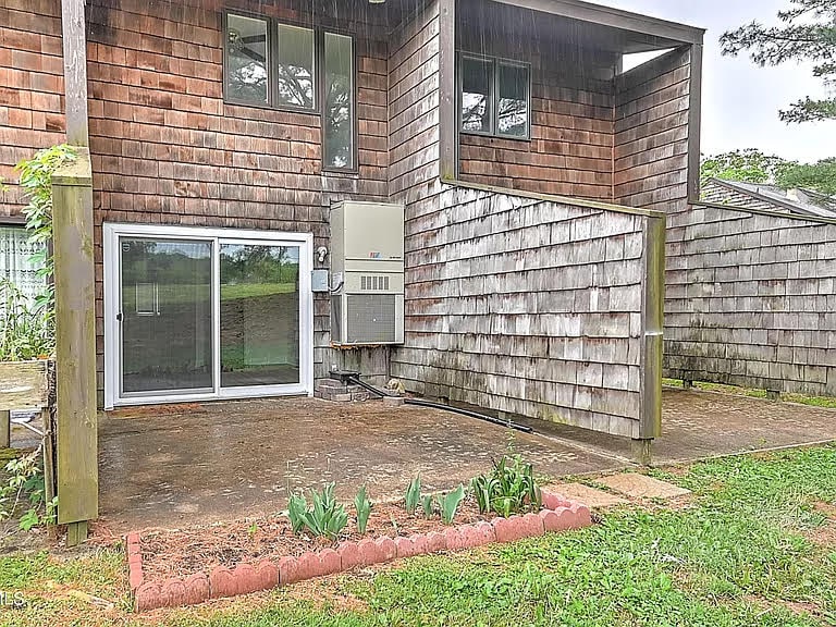 Building Photo - 115 Beechnut St