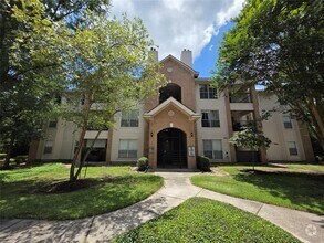 Building Photo - 8051 Bay Branch Dr