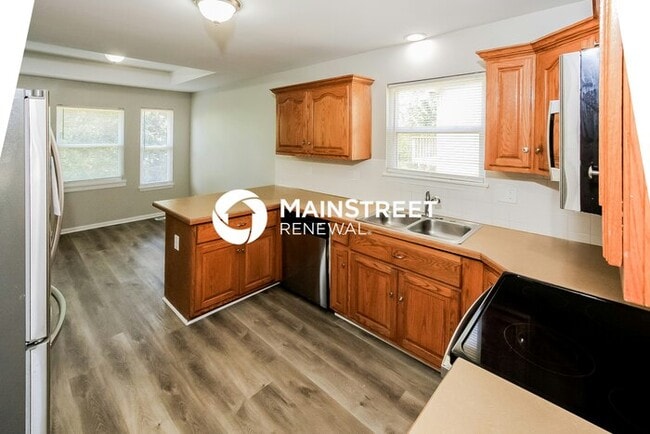 Building Photo - 4 Bedroom Pet-Friendly Home in KANSAS CITY, MO with Main Street Renewal