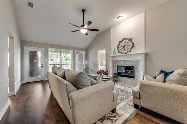 Building Photo - 1811 Creekpark Trail