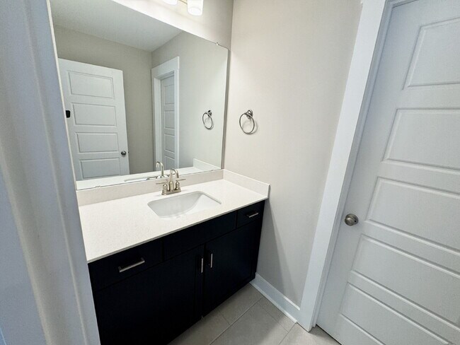 Building Photo - Brand New Townhome in Seneca