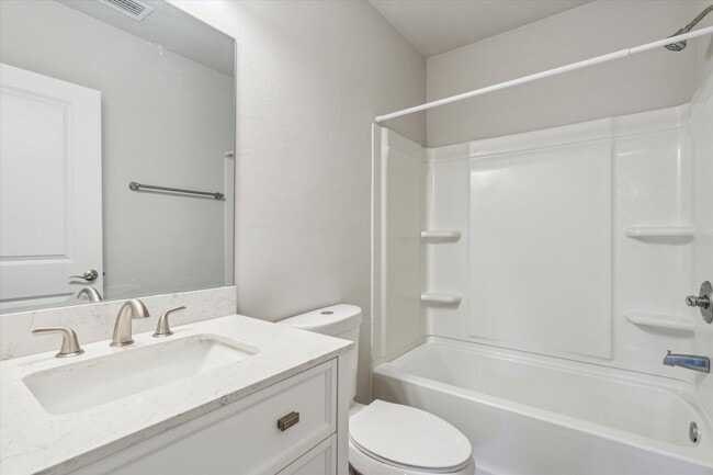 Building Photo - Live next to campus and all things Gainesv...