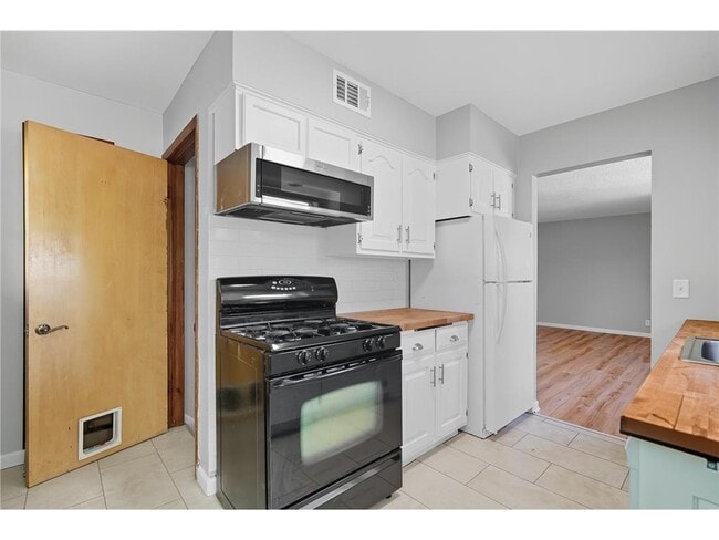 Building Photo - 4826 Idaho Ave N