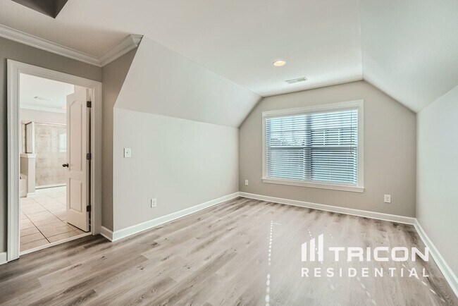 Building Photo - 3821 Litchfield Dr