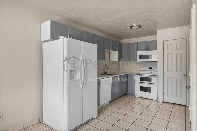 Building Photo - 1425 Mandalay Rd W