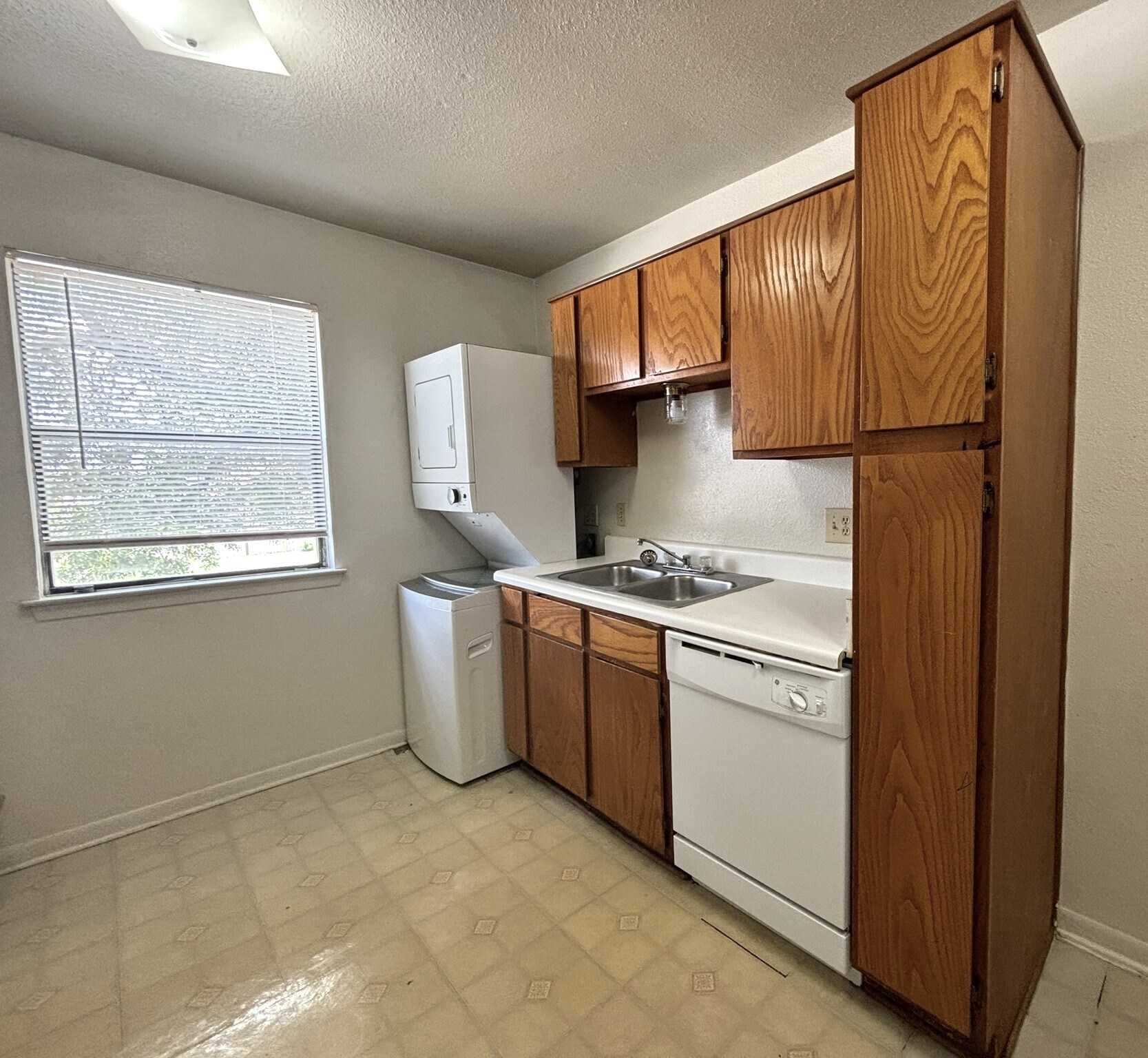 Building Photo - 305 Northern Dove Ln