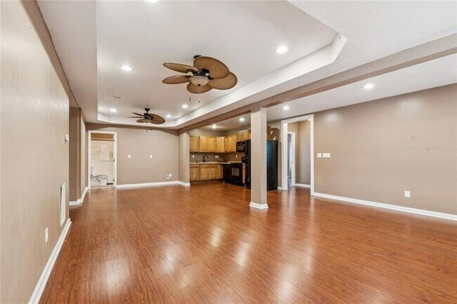 Building Photo - 410 After Glow Smt