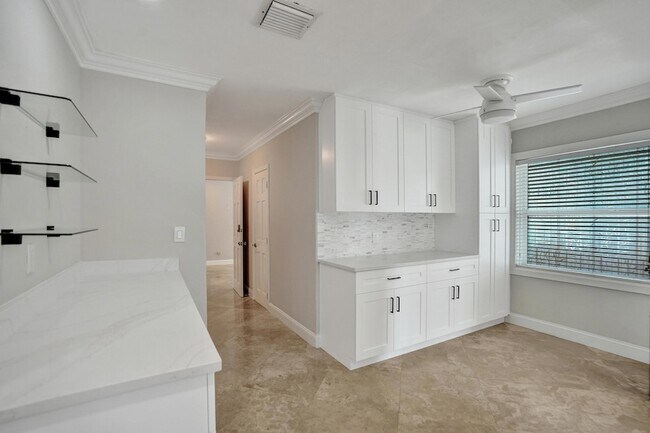 Building Photo - 1145 NE 12th Ave