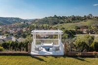 Building Photo - Fully furnished Canyon View 5 Bed Single Family