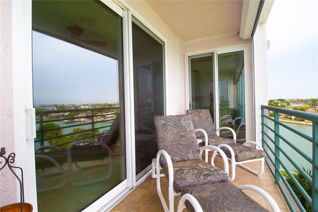 Building Photo - 8041 Sailboat Key Blvd S