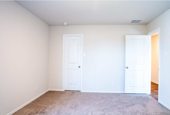 Building Photo - 9510 Ranch Lp