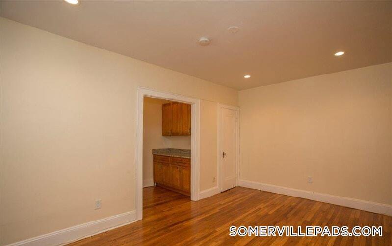 Building Photo - 136 Highland Ave