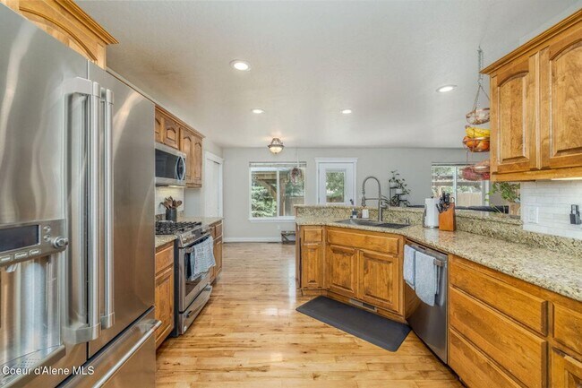 Building Photo - Beautiful home in Broadmore Estates