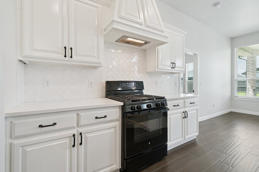 Building Photo - 15908 Buffalo Dr