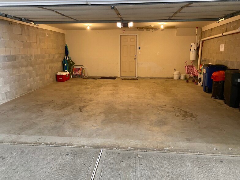 Garage - 15 Sumner Ave