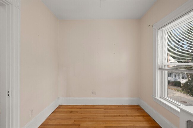 Building Photo - 7 Perham St