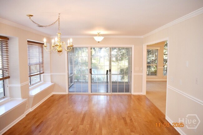 Building Photo - 10 Piper's Pond Ln