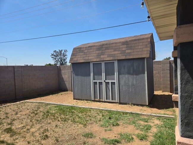 Building Photo - Coming Soon! ?Beautiful 4 bed, 2 bath Home, NO HOA! (Available 05/15/26)