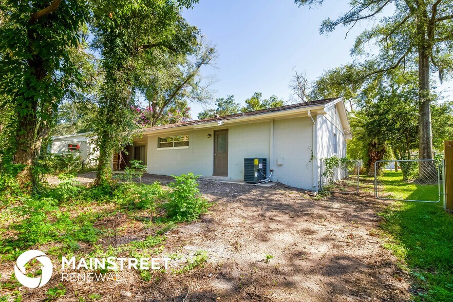 Building Photo - 738 Preble Ave