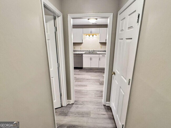Building Photo - 4051 Coyte Dr