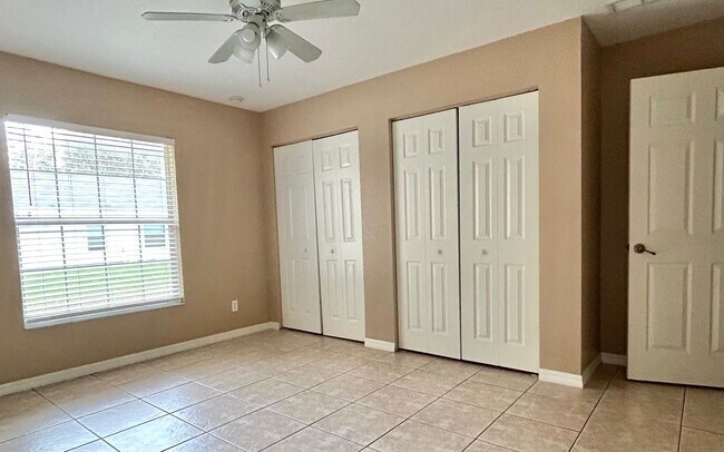 Building Photo - R# 5900-P