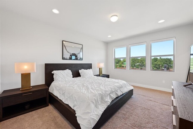 Building Photo - 1506 Arcilla St