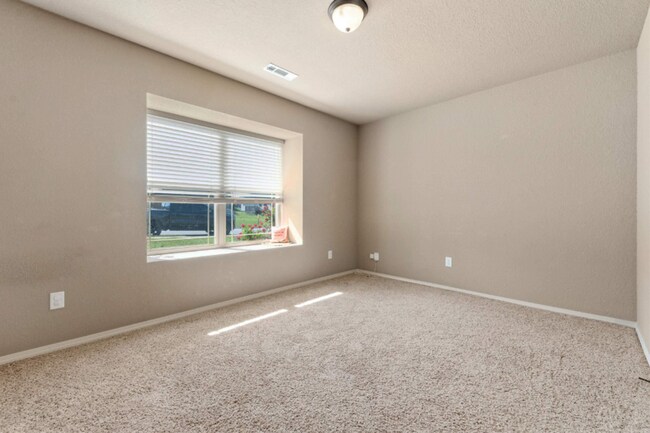 Building Photo - Move-in Ready in Sylvan Hills
