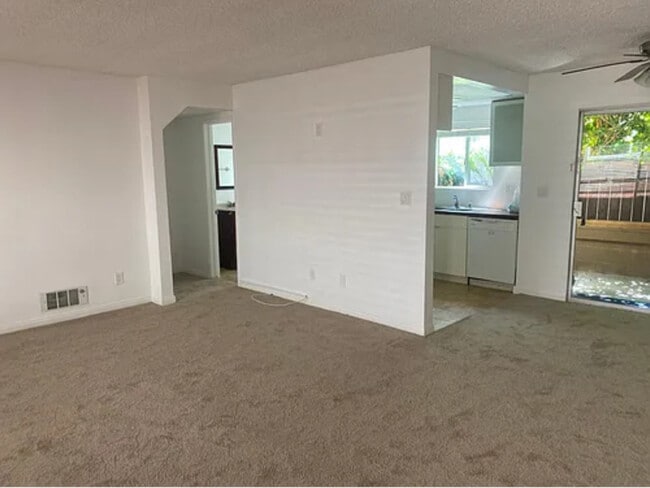 Building Photo - 221 N Juanita Ave