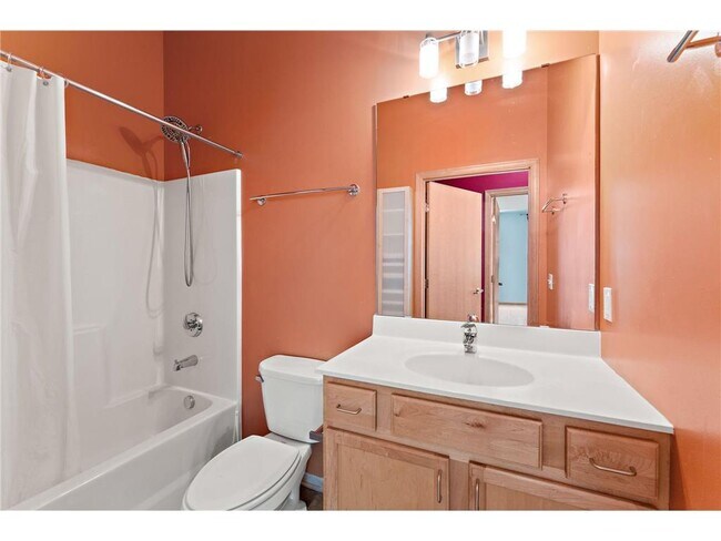 Building Photo - 2650 University Ave W