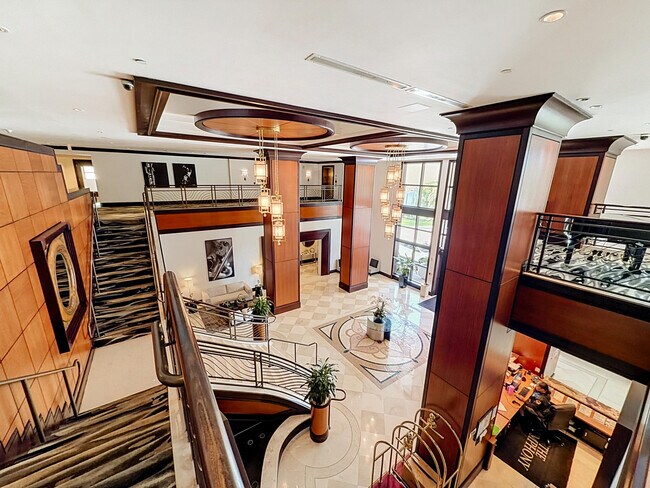 Building Photo - 610 W Las Olas Blvd