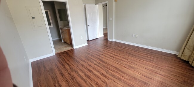 Building Photo - 1601 India St