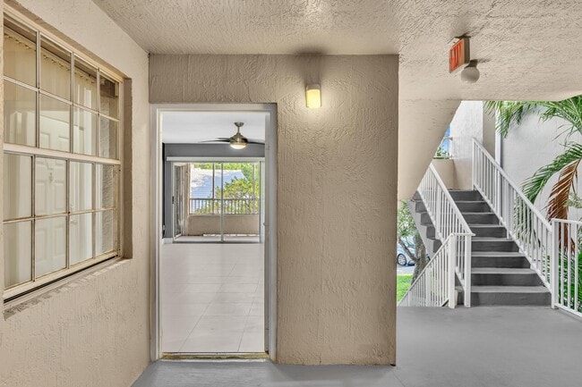 Building Photo - 2880 N Oakland Forest Dr