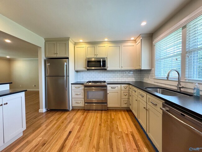 Building Photo - 6609 Chadwell Rd SW