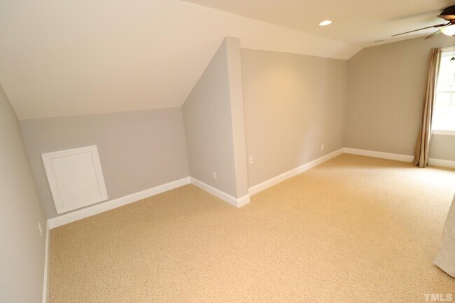 Building Photo - 100 Pebble Ridge Farms Ct