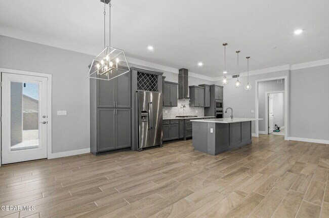 Building Photo - 13580 Lawkland St