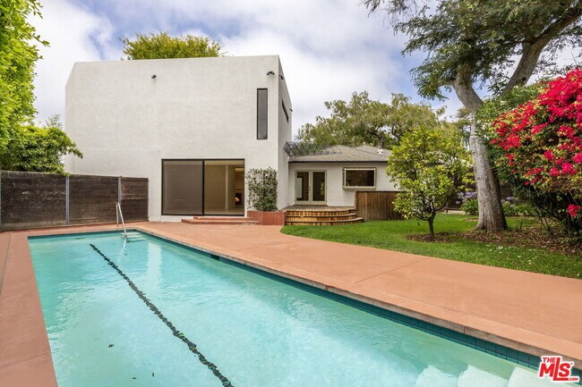 Building Photo - 202 S Saltair Ave