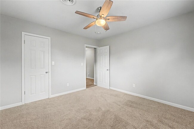 Building Photo - 1404 W Pine St