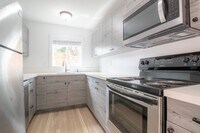 Building Photo - 4845-4847 SE 65th