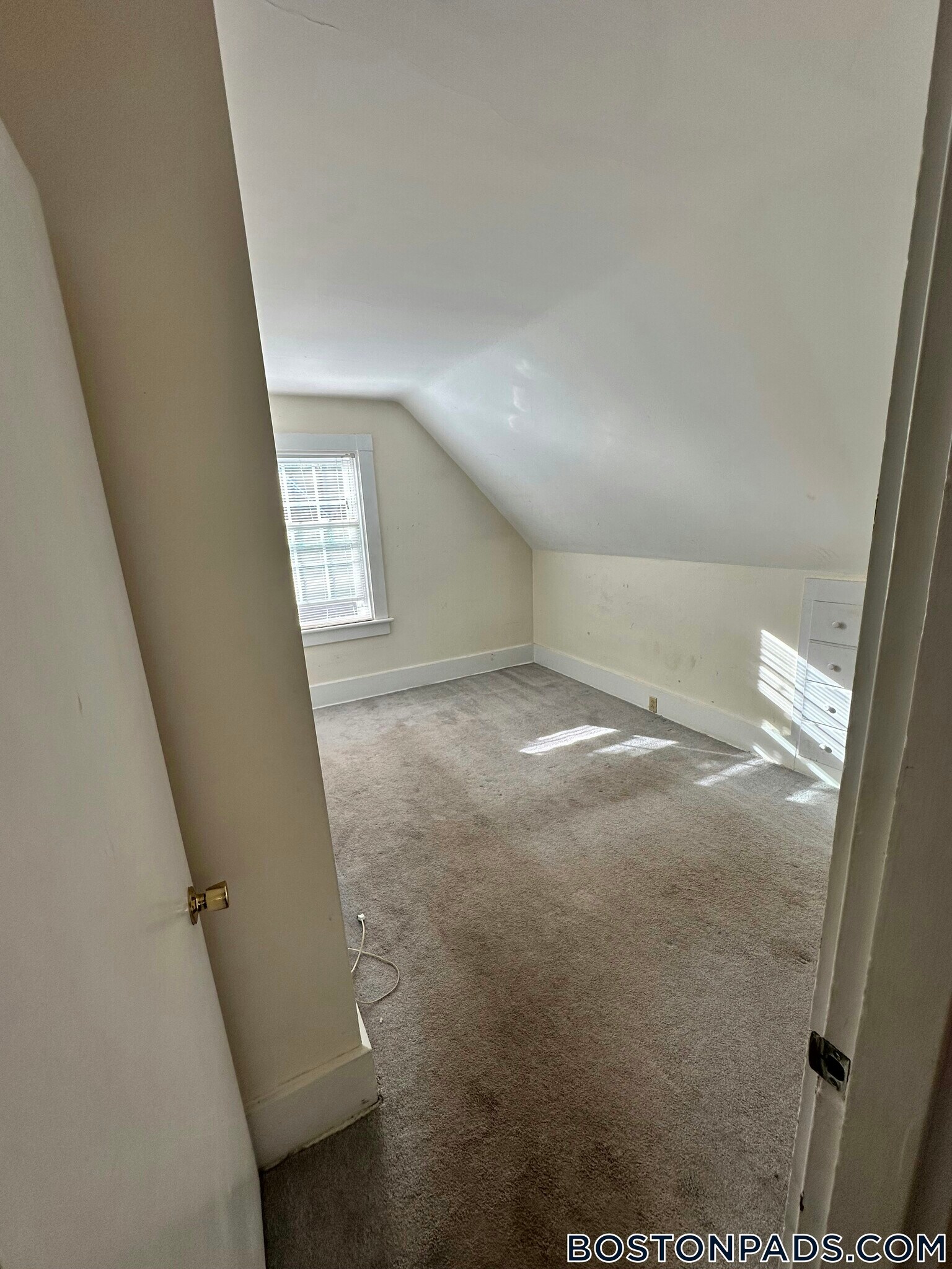 Building Photo - 256 Lowell Ave