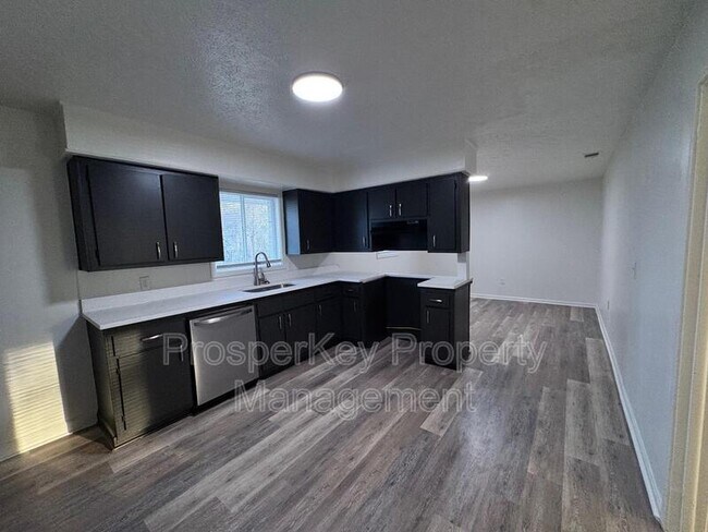 Building Photo - 2240 Patsy Ln